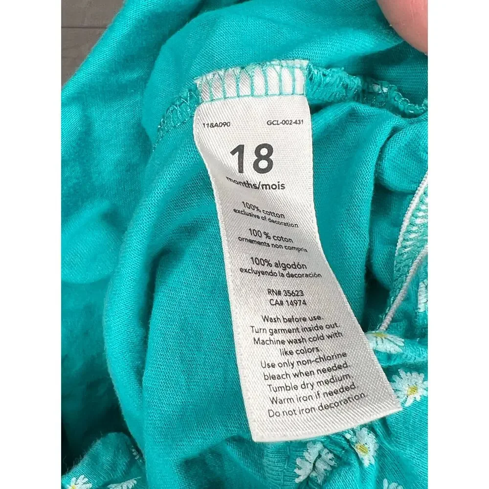 Carter’s Baby girl bundle of  2 bubble rompers playwear ruffles Size 18 months